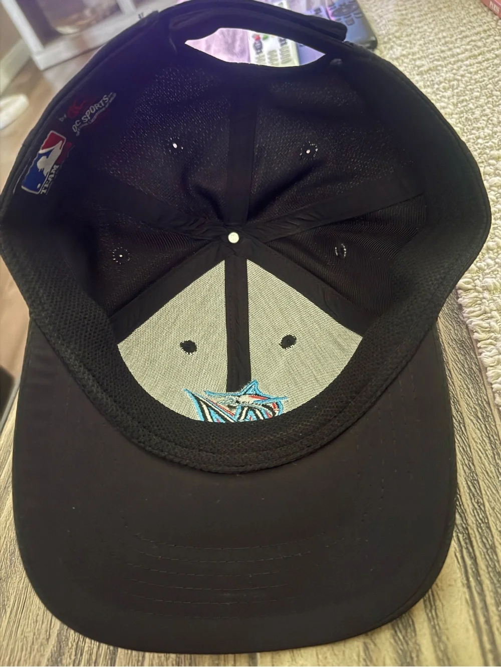 Marlins Black MLB Team Embroidered Baseball Cap